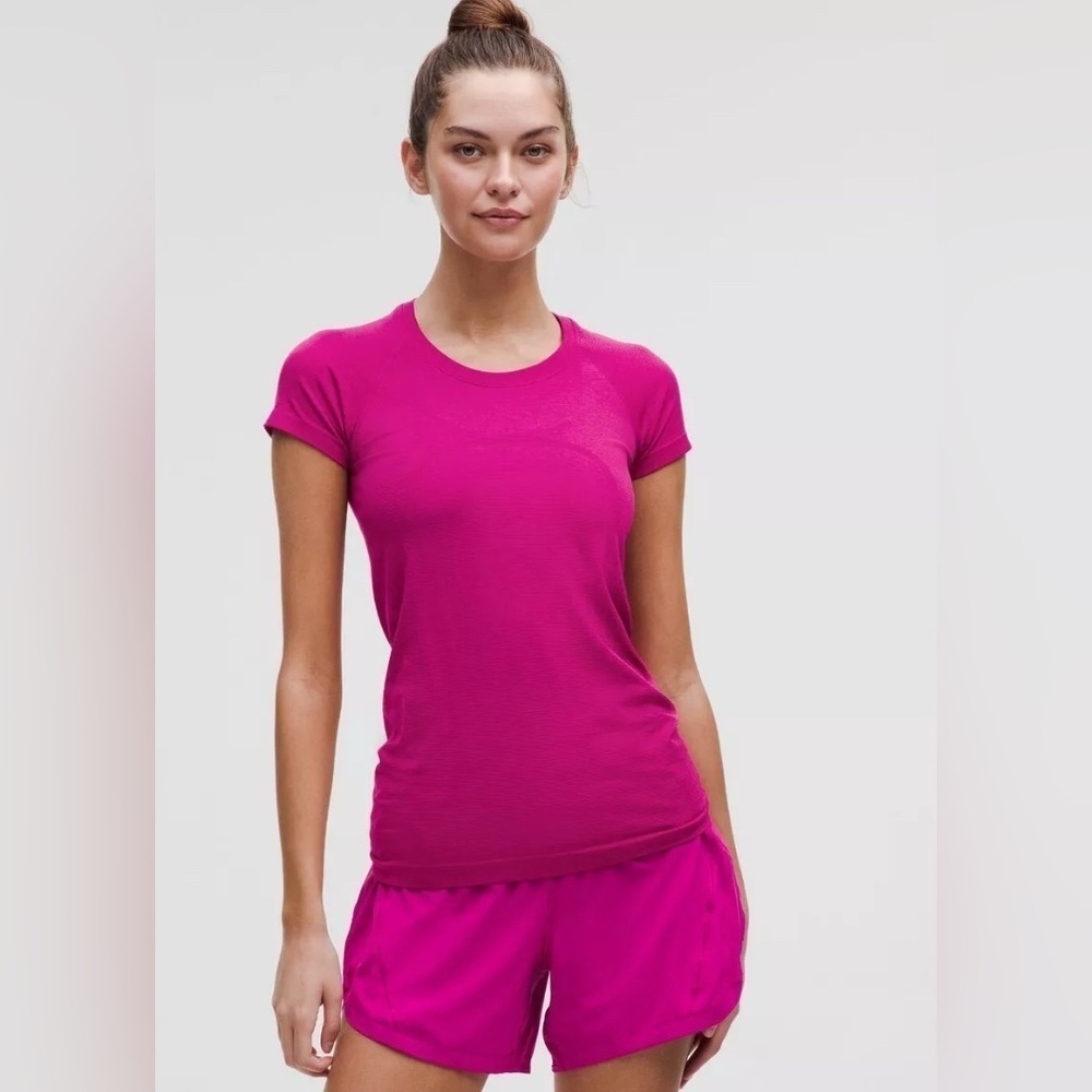 Lululemon Swiftly Tech Short Sleeve Shirt 2.0 Ripened Raspberry Sz 4 NWT - Picture 1 of 10
